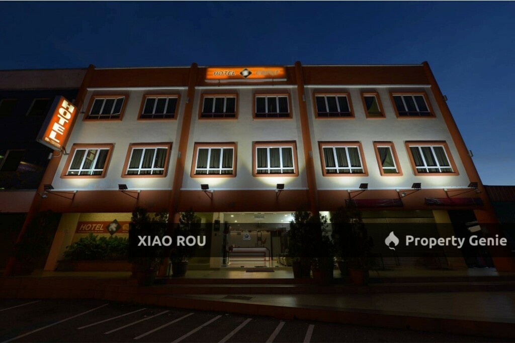 For Sales Cheng - 3 Shoplot Triple Storey Hotel with Corned Land Lot