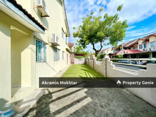 Freehold, Corner Lot & Fully Renovated | Double Storey Jalan Semarak Bandar Utama Batang Kali