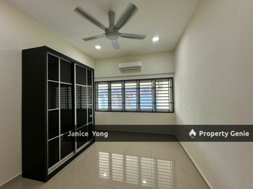Taman Perling Jalan Camar 8