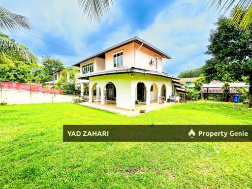 Seksyen 11, Shah Alam | Bungalow 6+1 Bedrooms | RM1.8M - Bungalow with Split Level & Huge Land