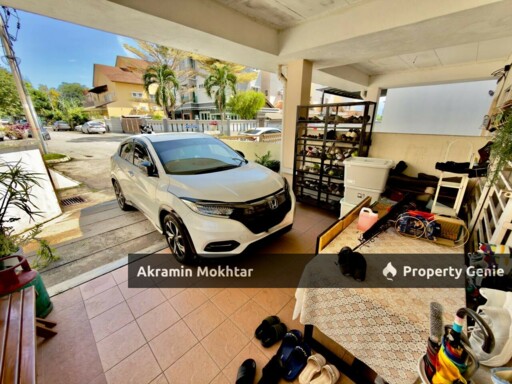 END LOT 3 Storey Terrace De Puncak Ukay, Taman Ukay Perdana, Ampang Selangor .