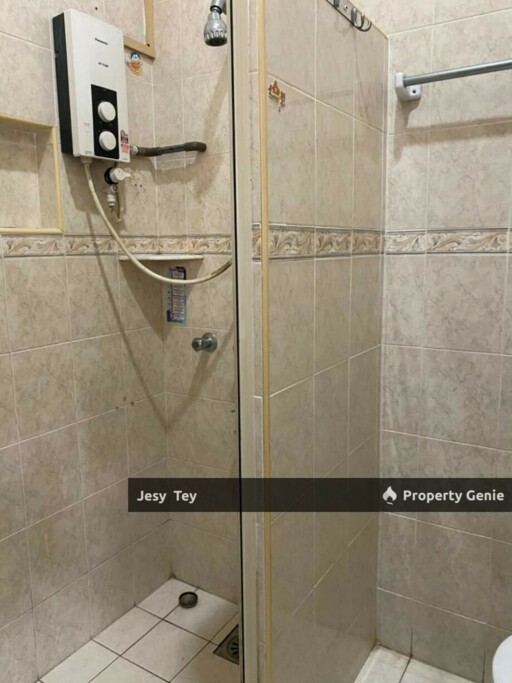 Taman Molek 1.5 Storey Corner Terrace House Rent