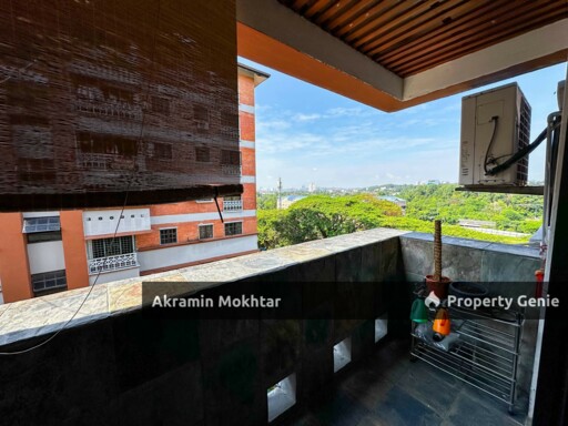 FREEHOLD & 1 COVERED PARKING | EVERGREEN PARK ACORN & HAZEL Condominium Sg Long