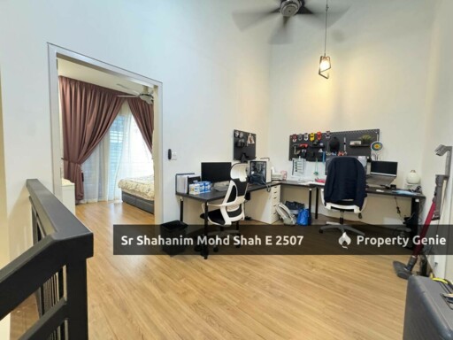 DOUBLE STOREY TERRACE INTERMEDIATE LAMAN MAWAR, KOTA SERIMAS, NILAI .
