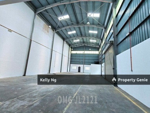 2.5 Storey Semi-Detached Factory / Warehouse At Pandamaran Klang For Rent
