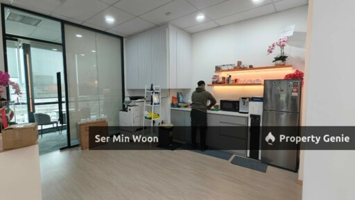 Renovated Office at UOA Business Park @ Kencana Square, Seksyen U1, Glenmarie and Connected to LRT Subang Jaya