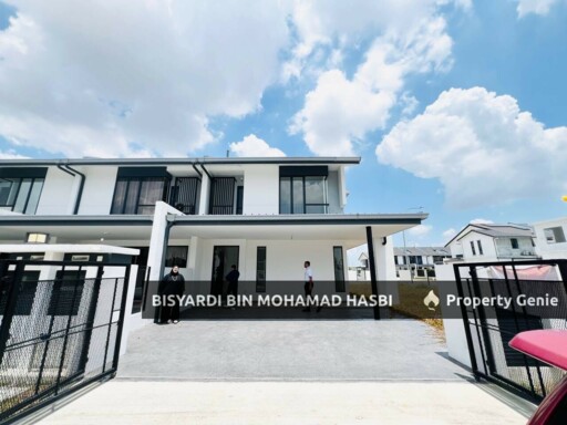Corner Lot 2 Storey Terrace Nadira 2 Bandar Bukit Raja, Klang.