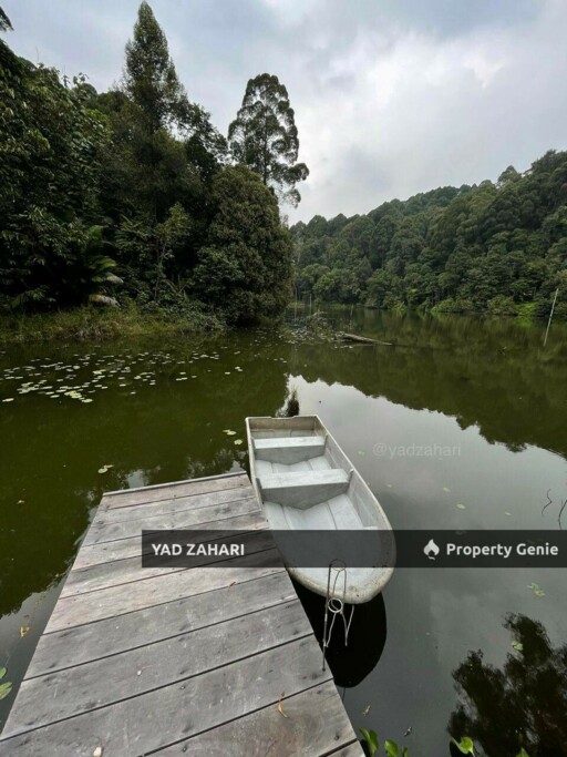 Semi-furnished Double Storey Zero Lot Bungalow Next to the Natural Lake, Perdana Heights