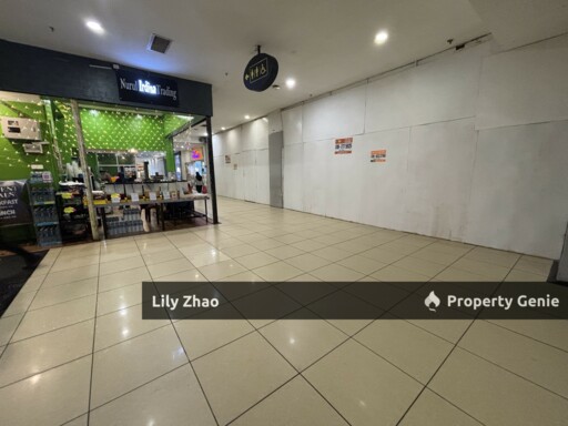ANCHOR TENANT SHOWROOM Shop Lot for Rent, 4,133 sf, Road Frontage, High Exposure, Main Entrance One Borneo HyperMall, Kota Kinabalu
