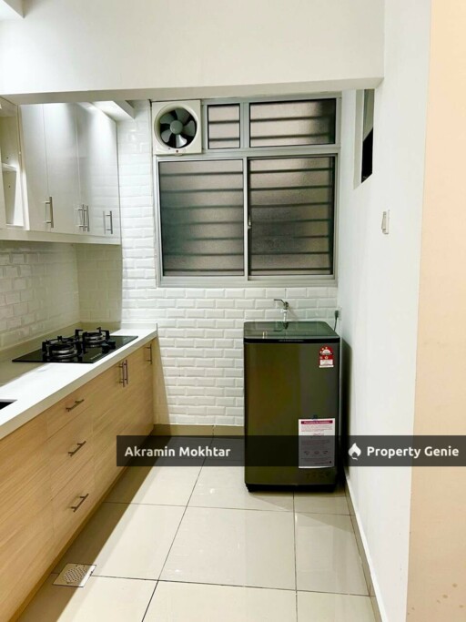 Freehold, Fully Furnished, Renovated & 2 Parking | Residensi Zamrud Jalan Zamrud 1 Kajang 2