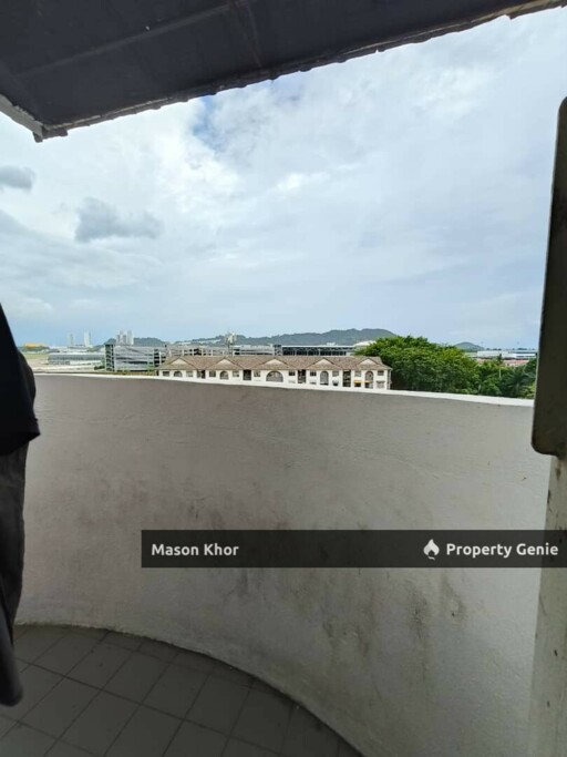 BAYAN PERMAI APARTMENT TOP FLOOR 915sf BARE UNIT BAYAN LEPAS