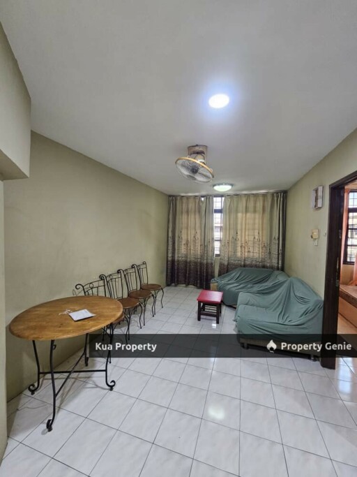 Third Floor Shophouse/Apartment For Rent Located at MJC, Batu Kawa
