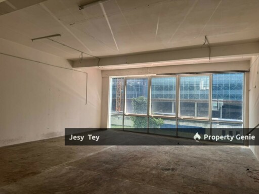 Setia Tropika 1st Floor For Rent