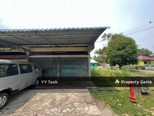 Alor Gajah 1.5 Storey Shoplot w EXTRA LAND