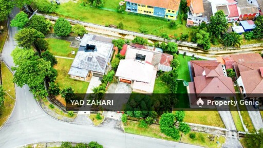 Seksyen 11, Shah Alam | Bungalow 6+1 Bedrooms | RM1.8M - Bungalow with Split Level & Huge Land