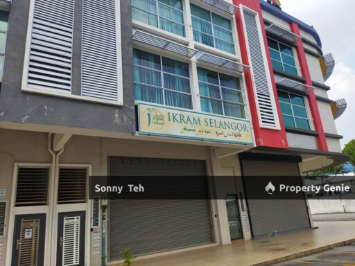 Pusat Perniagaan Bukit Raja near to Pharmaniaga Marketing Sdn Bhd