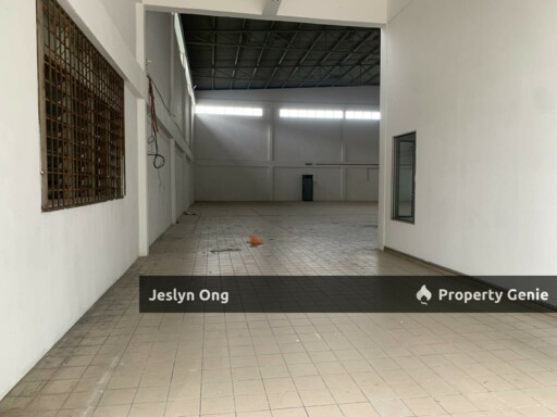 1.5 Storey Semi-Detached Factory at Desa Cemerlang for Sale