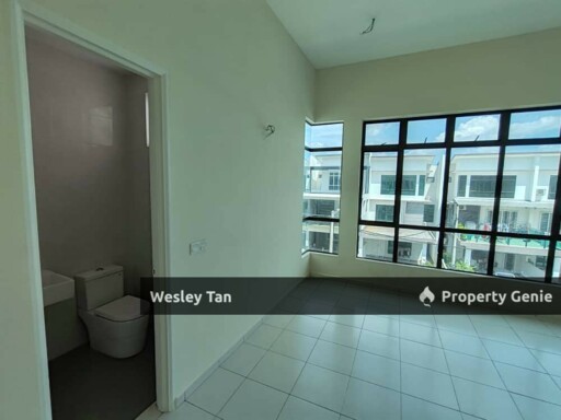 Ozana Residences, Ayer Keroh Melaka - 2.5 Storey Terrace House For Sale | Price Below Than Transacted Value | Serious Owner , View To Offer