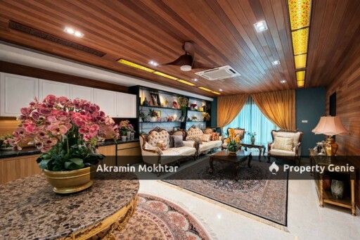 Freehold, Renovated & Partially Furnished | Double Storey Bungalow Saujana Villa, Kajang