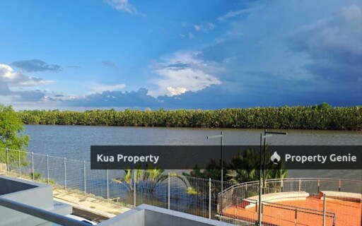 Alyvia Residence Upper Unit Townhouse at Northbank, Tabuan Tranquility