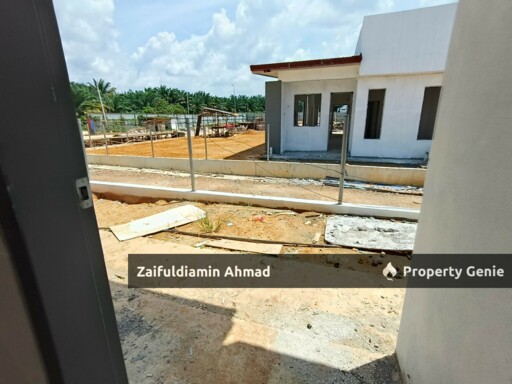 J3 Residence Terraced Home In Dengkil, Freehold 1040 Sqft