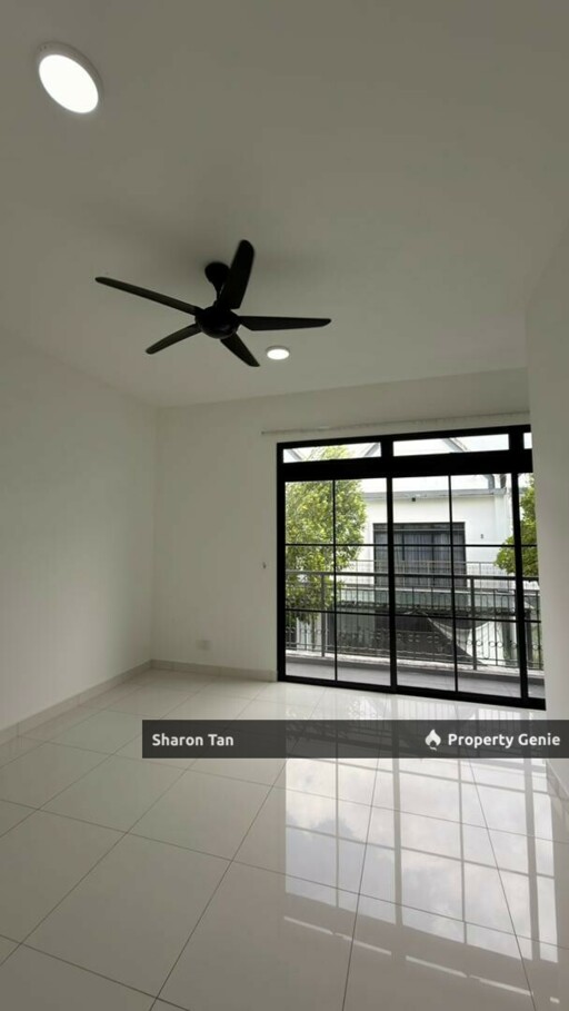 Bigger Size Auto Gate Double Storey Terrace House for Rent @ Eco Summer