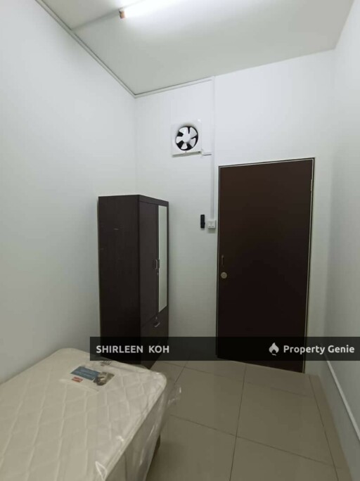 Female Room for Rent at Suriamas Suites Condominium @ Larkin JB Town