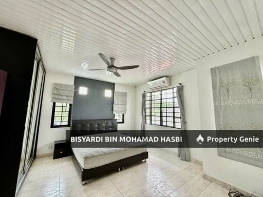 Corner Lot with Ample Parking + Extra Land 2 Storey House, Bukit Jelutong Shah Alam.