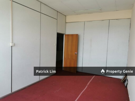Taman Jati Batu Berendam [1st Floor] 3 Rooms Shop Lot FOR RENT