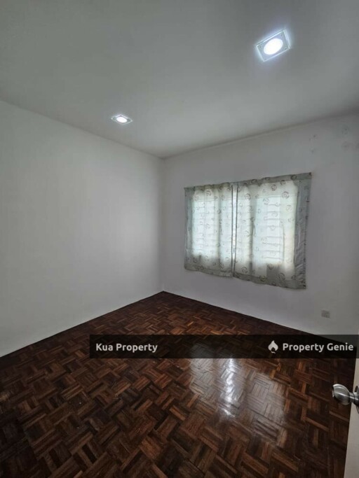 Double Storey Terrace Intermediate House at Tabuan Tranquility