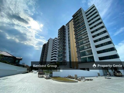 Royal Richmond Gold Condominium