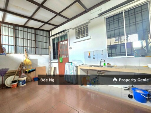 Bukit Indah @ End Lot with Land 2 Storey Terrace