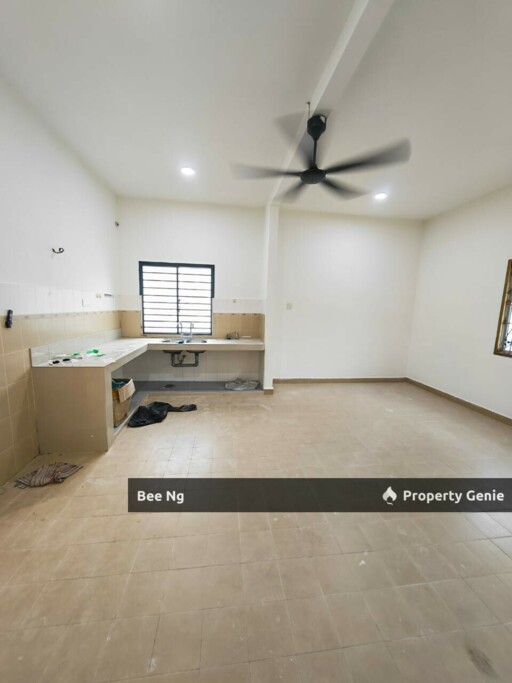 Mutiara Rini / Big Corner 50x70 Single Storey Terrace House / Good Condition