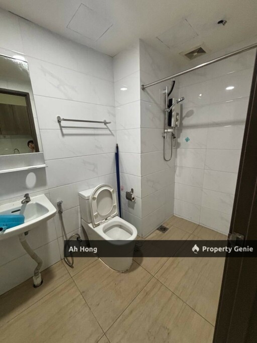 Tampoi / Central Park / Studio / Partially Furnished
