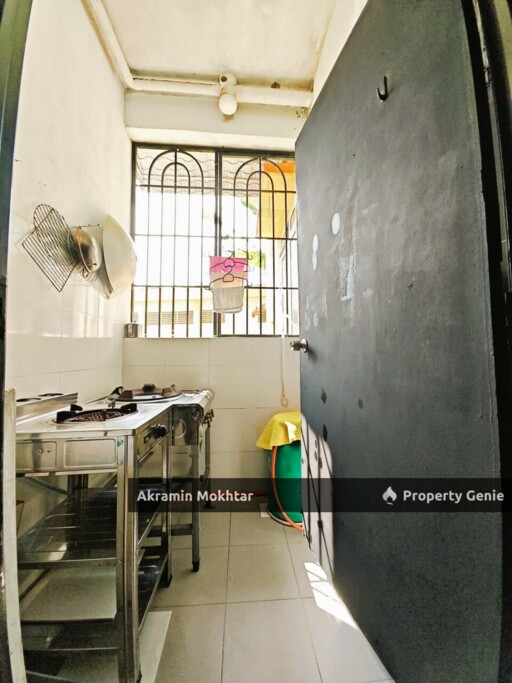 GROUND FLOOR & RENOVATED | SRI MELOR APARTMENT UKAY PERDANA