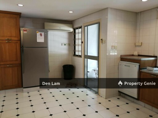 dato keramat KL 3 sty link house for sale !!