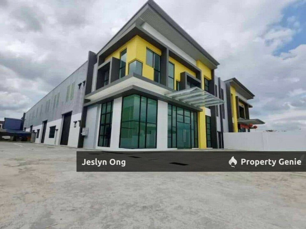 1.5 storey Cluster Factory at Setia Business Park 2 for Sale