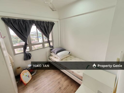 Dwi Mahkota Condo With 24Hours GnG Tampoi For Sale