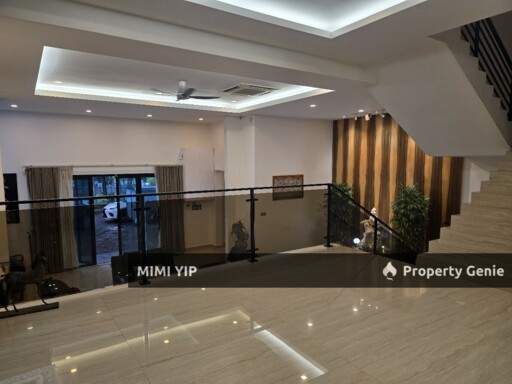 2.5 Storey Semi Detached House @ The Peak