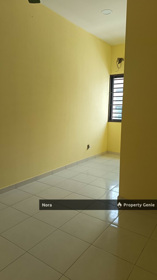 Laman Delfina, Nilai Impian. Corner Lot for Sale