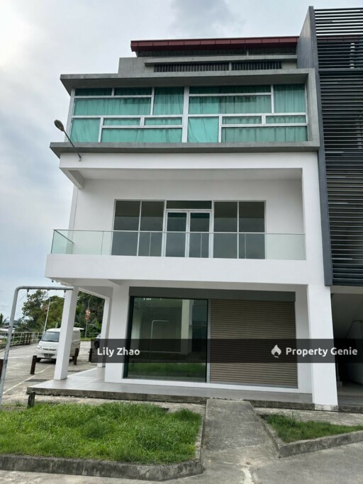 1st Floor Corner Shop Office for Rent, 1,500 Sq ft, Suria Inanam, Kota Kinabalu.