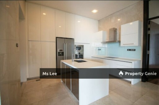 The Pearl @ KLCC-Level 17 private lift- Sale below bank value Rm480k