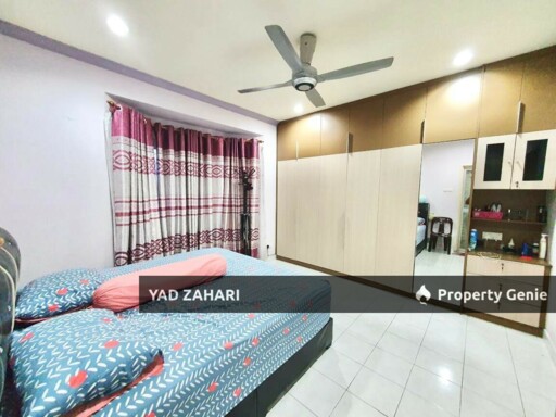 Taman Bukit Subang, Shah Alam | 2-Storey Terrace 4 Bedrooms | RM650K - Fully Extended and Partial Furnished