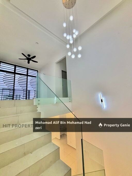 Corner Lot La Casa untuk Di Jual | Freehold | Below MV🔥