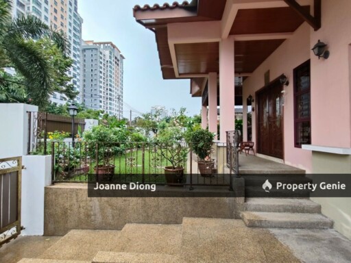 SS 1 Kampung Tunku Bungalow
