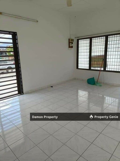 Pengkalan Corner Lot Single Storey House