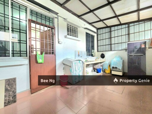 Bukit Indah @ End Lot with Land 2 Storey Terrace