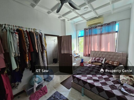 3 Storey Taman Intan Kajang Partially Furnished Bungalow For Rent
