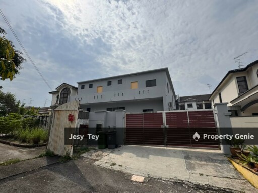 Desa Cemerlang (2 Storey Terrace House For Sale)