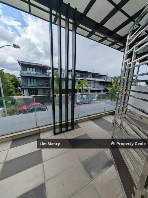 Taman Sutera Utama @Jalan Sutera Pulai Two and Half Storey Terrace Corner House with Fully Renovation